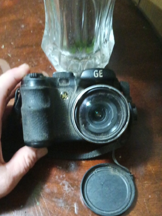 General Electric Other - GE Black Compact Digital Camera with Detachable Lens Cap